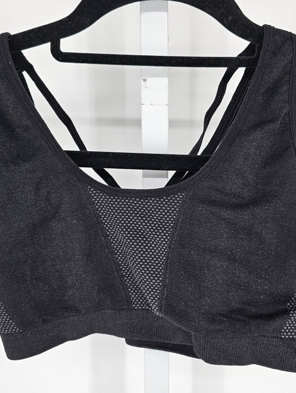Fabletics Womens Sz S Medium Impact Sports Bra Black Gray Strappy